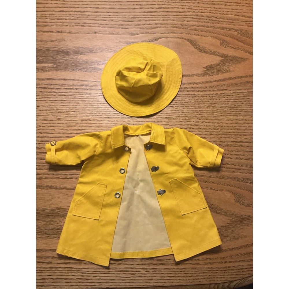 Vintage 1994 Pleasant Company Molly American Girl Doll Yellow Raincoat & Hat Set